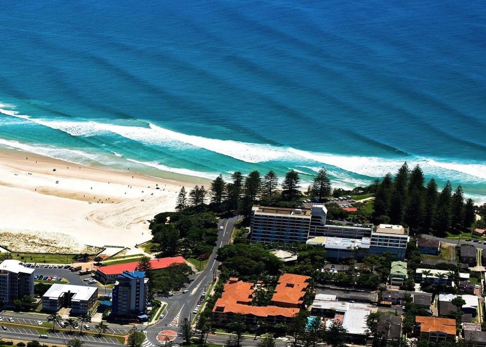 Komune Resort And Beach Club Greenmount Beach Coolangatta Экстерьер фото